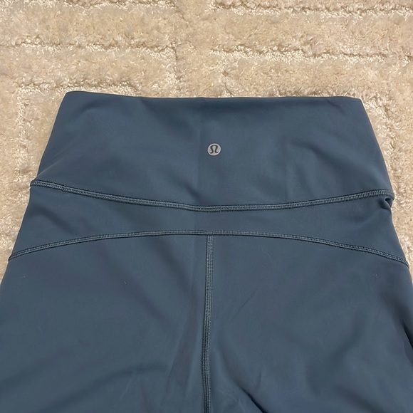 Lululemon in the movement 7/8 tight -25” inseam - Picture 4 of 6